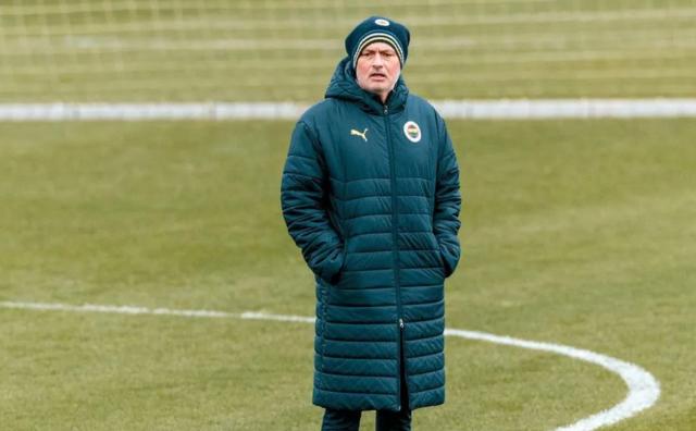 PG电子-穆里尼奥后悔当年离皇马 未来想执教一支国家队