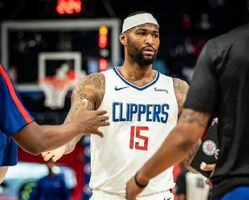 PG电子-关键时刻离谱罚球不中！考辛斯登场快艇季后赛0-5